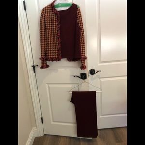 Gorgeous St John 3 Piece Suit